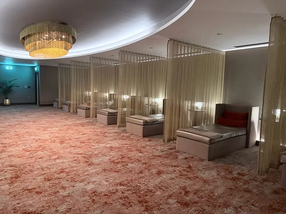 The Woodland Spa, relaxation room and chandelier