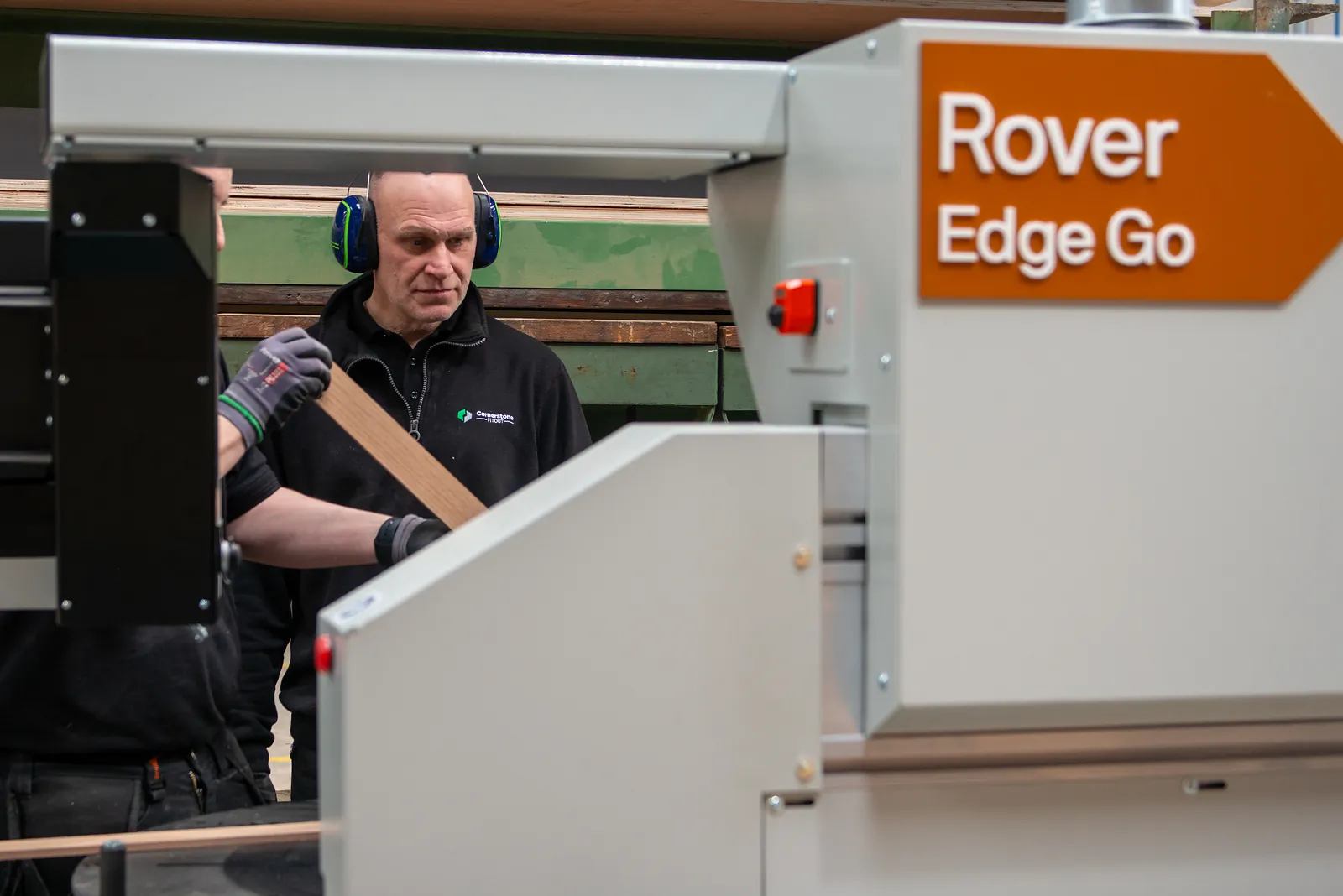 Rover Edge Go edgebander in use