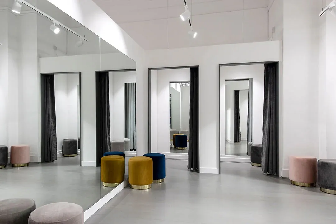 Retail boutique fitting rooms, Manchester
